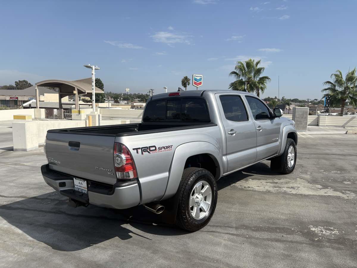 Used 2015 Toyota Tacoma PreRunner image 40