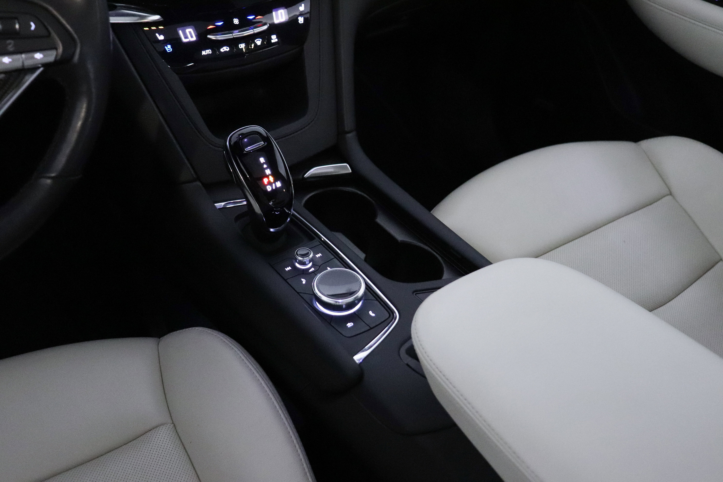 Used 2023 Cadillac XT6 Sport w/ Technology Package image 34