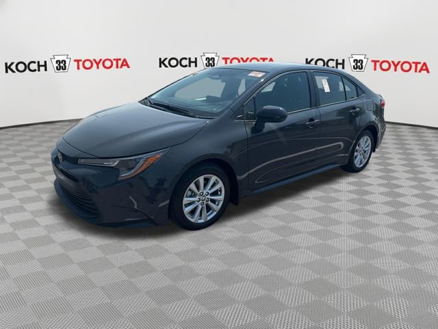 Used 2025 Toyota Corolla LE w/ LE Premium Package FWD image 3