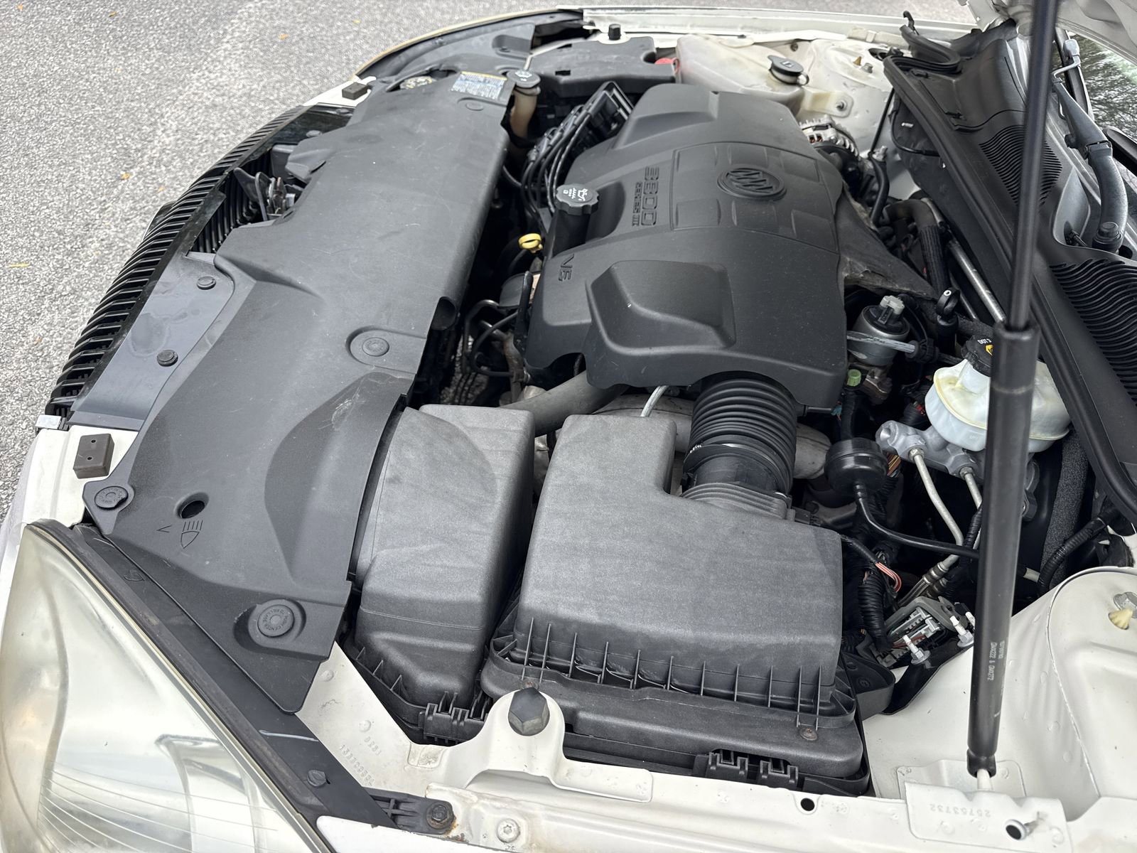 Used 2006 Buick Lucerne CXL w/ Luxury Package FWD image 28
