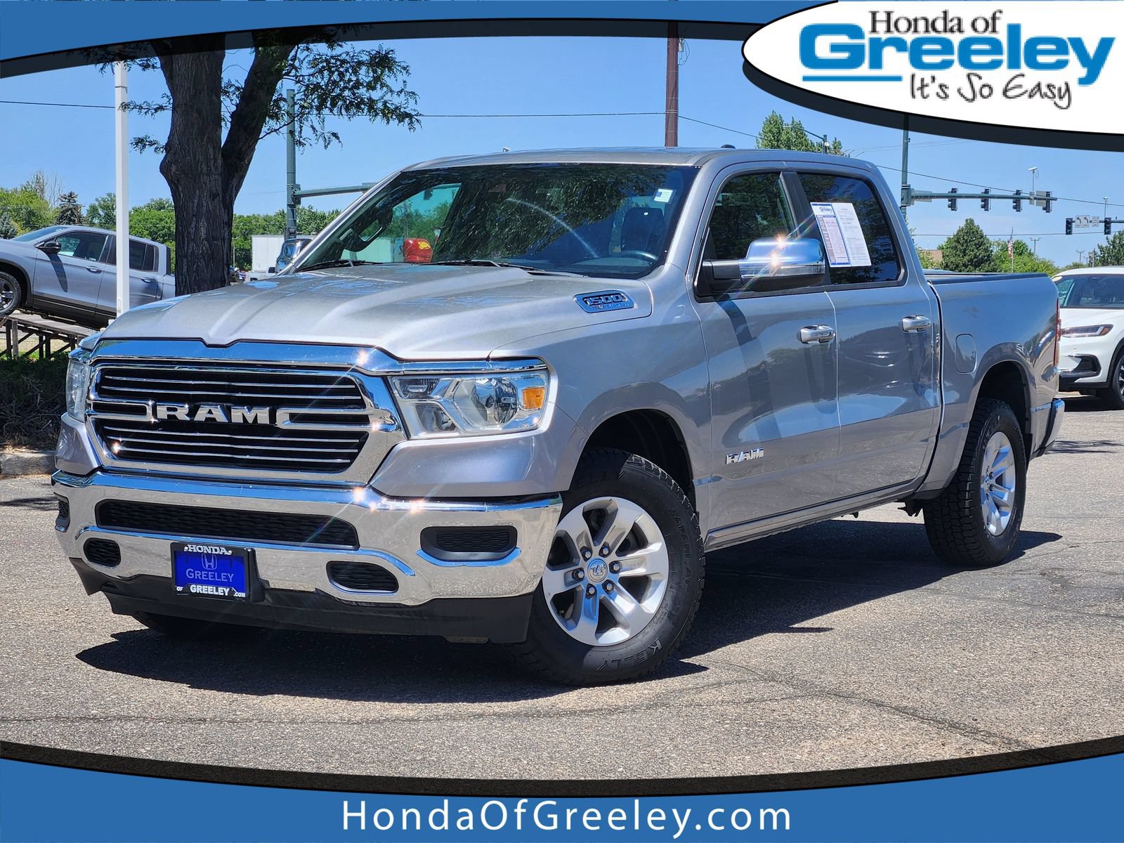 Used 2023 RAM 1500 Laramie AWD/4WD image 1