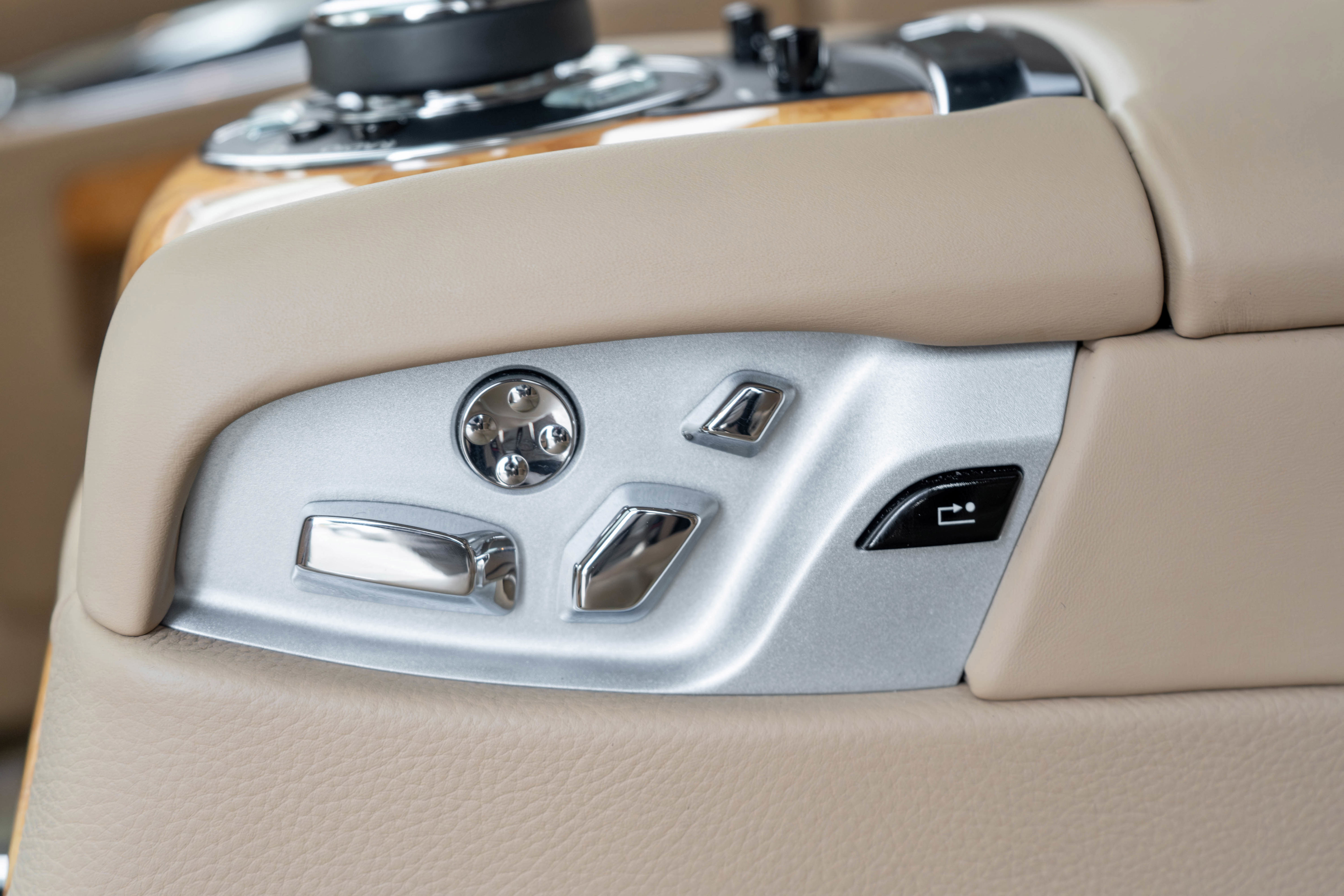 Used 2017 Rolls-Royce Ghost image 57