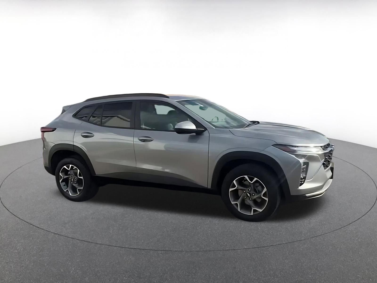 Used 2025 Chevrolet Trax LT FWD video 2