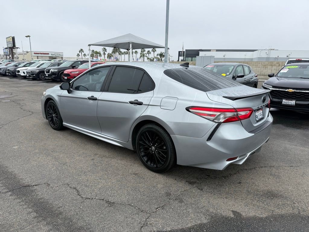 Used 2019 Toyota Camry SE image 4