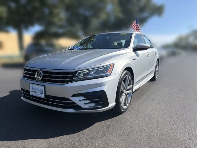 Used 2017 Volkswagen Passat 1.8T R-Line w/ R-Line Lighting Package FWD image 3