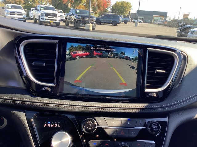 New 2026 Chrysler Pacifica Select image 19