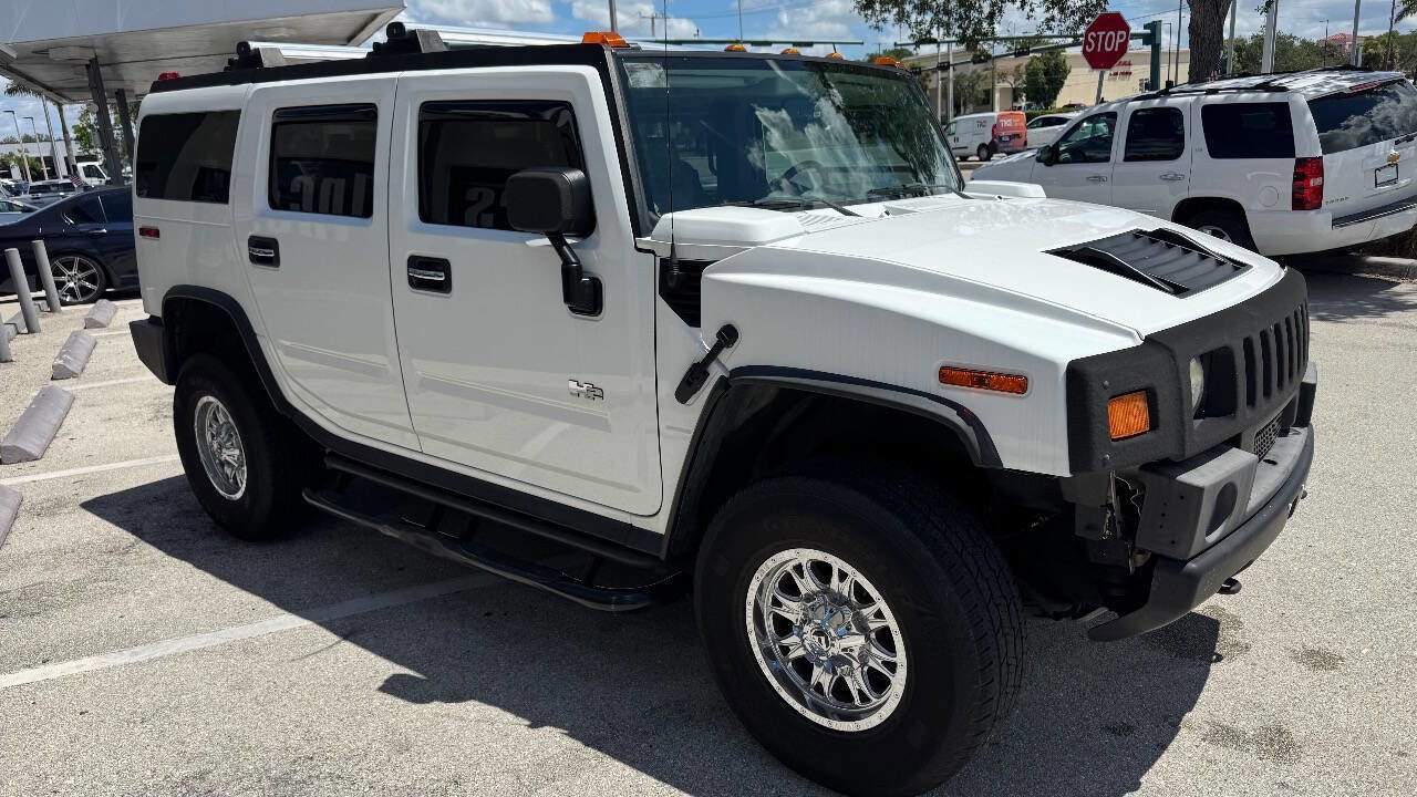 Used 2004 HUMMER H2 w/ Preferred Equipment Group image 3