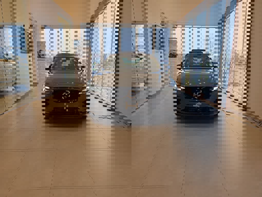 Used 2024 Volvo S60 T8 Plus w/ Climate Package AWD/4WD image 2