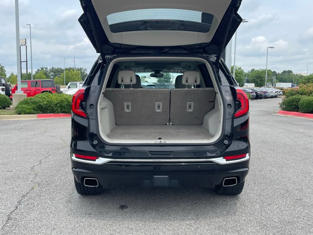 Used 2020 GMC Terrain Denali w/ Denali Premium Package AWD/4WD image 7