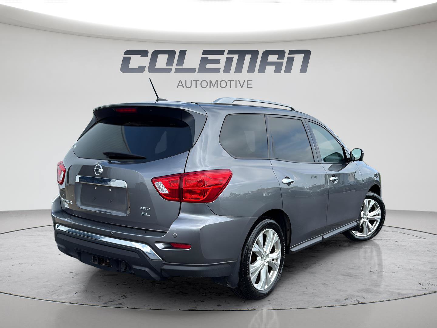 Used 2018 Nissan Pathfinder SL w/ SL Premium Package AWD/4WD image 4