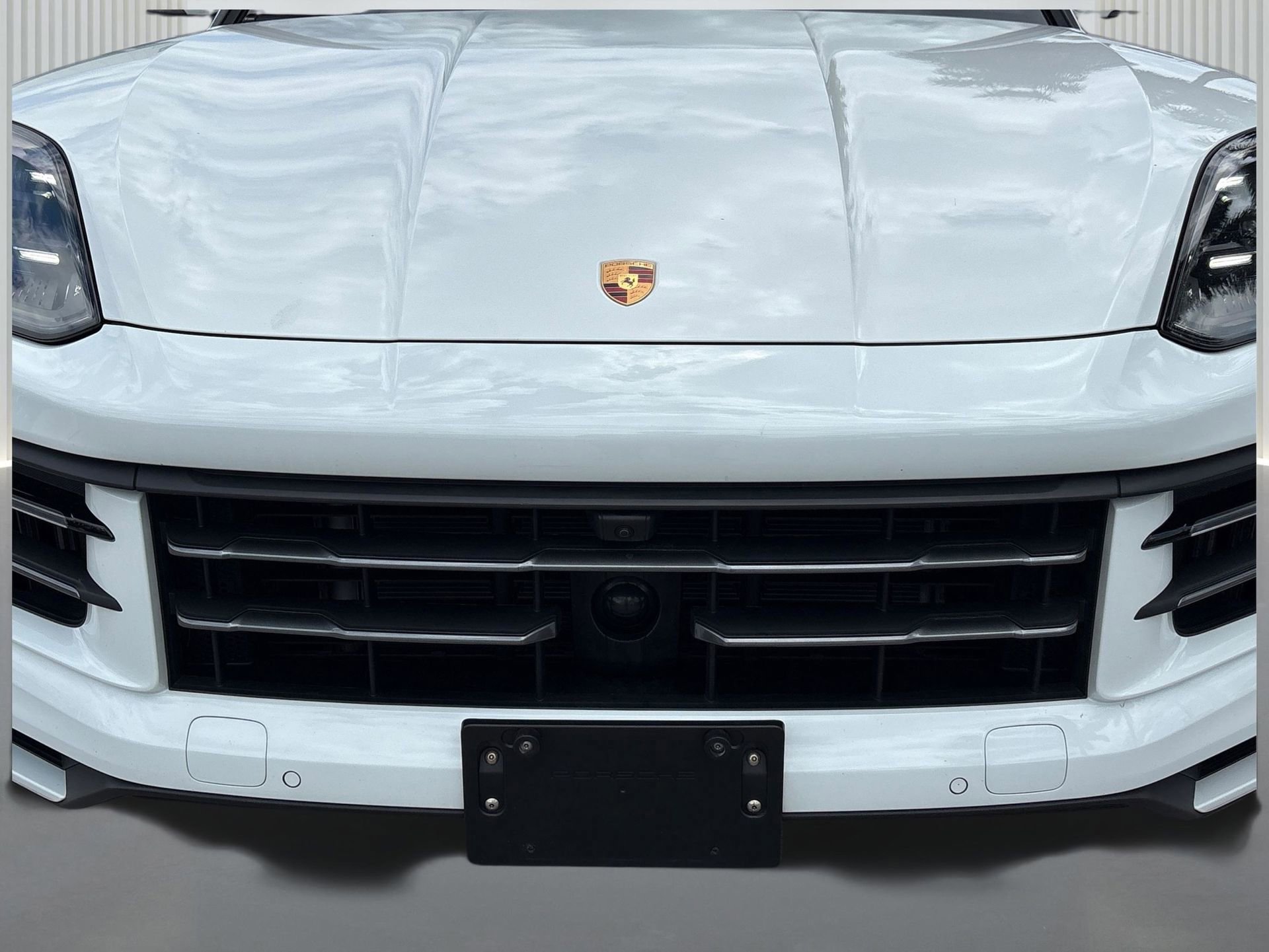 Used 2025 Porsche Cayenne AWD/4WD image 12