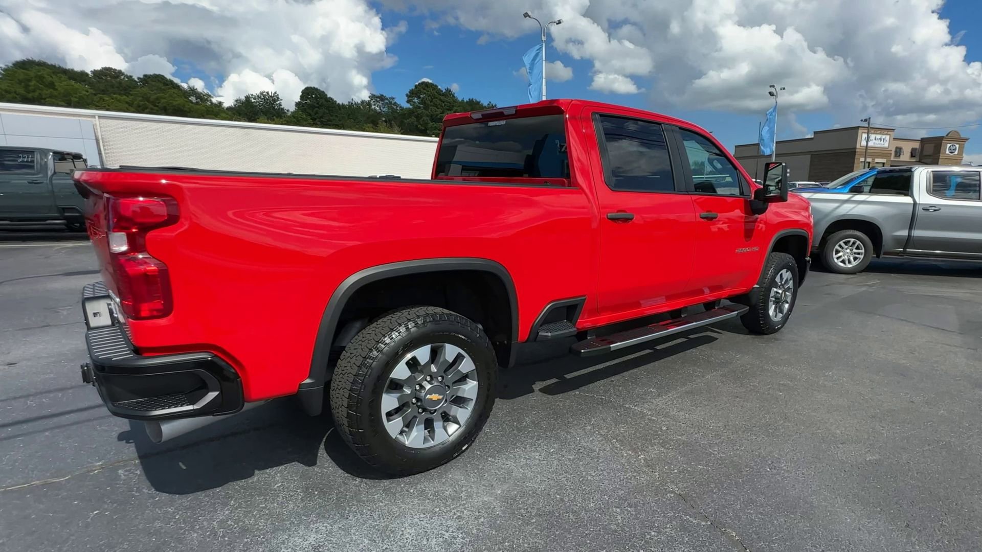 Used 2024 Chevrolet Silverado 2500 Custom w/ Custom Value Package AWD/4WD image 8