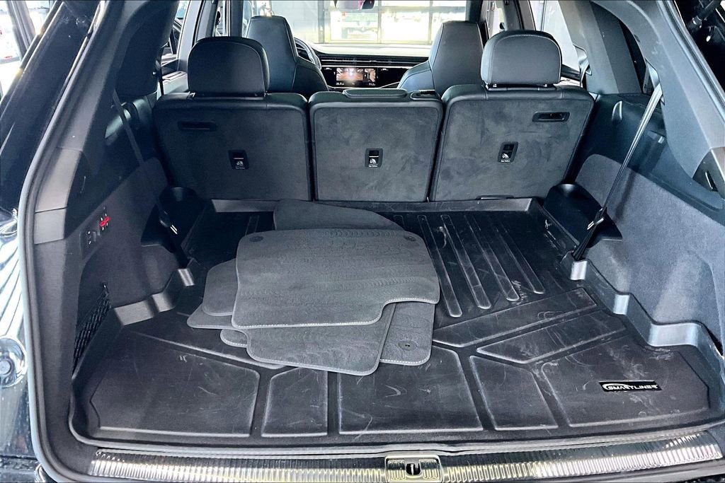 Used 2021 Audi SQ7 Premium Plus w/ Executive Package image 24