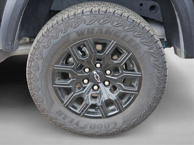 Used 2025 Chevrolet Colorado Trail Boss AWD/4WD image 14