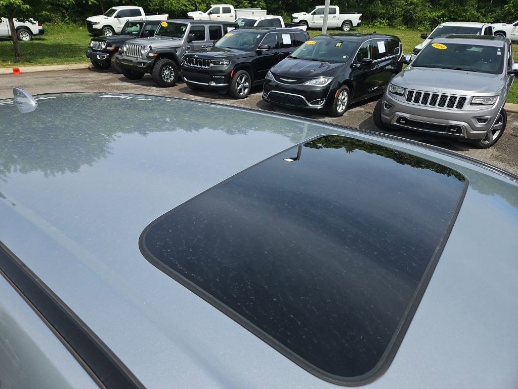 Used 2025 Honda CR-V EX-L image 9