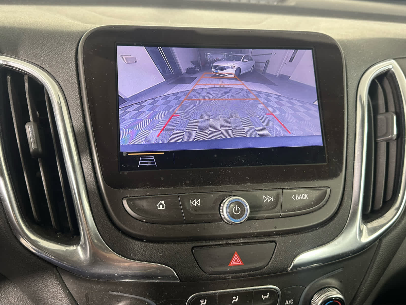 Used 2019 Chevrolet Equinox LT w/ Sun & Navigation Package image 12