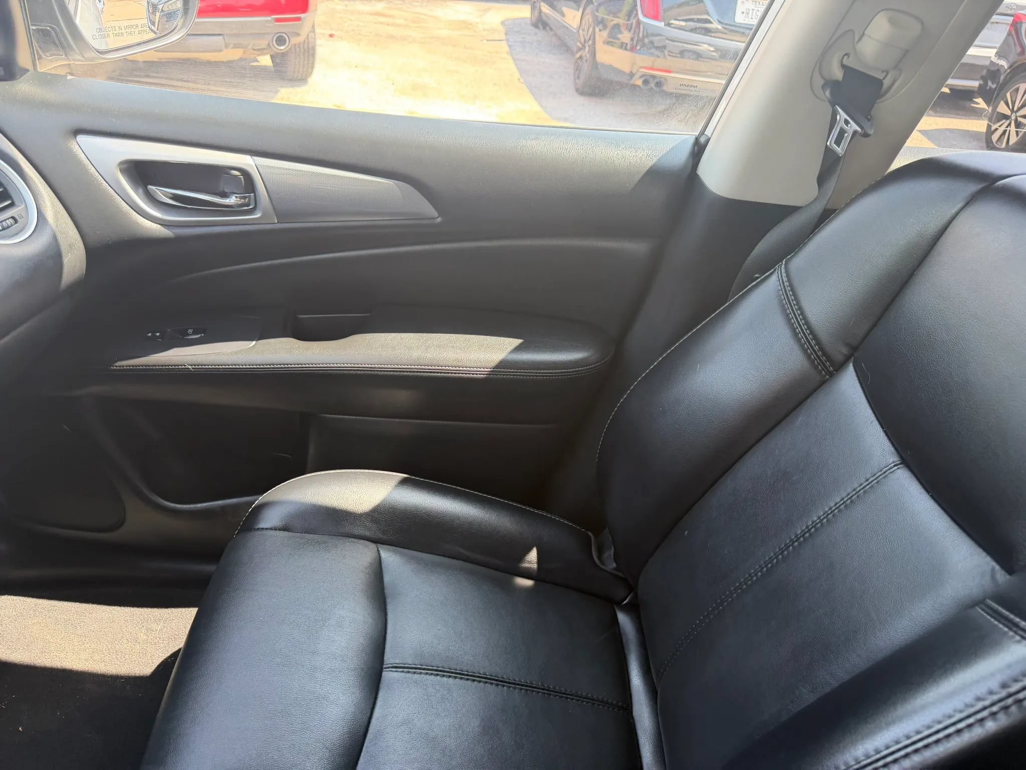 Used 2019 Nissan Pathfinder SL FWD image 13