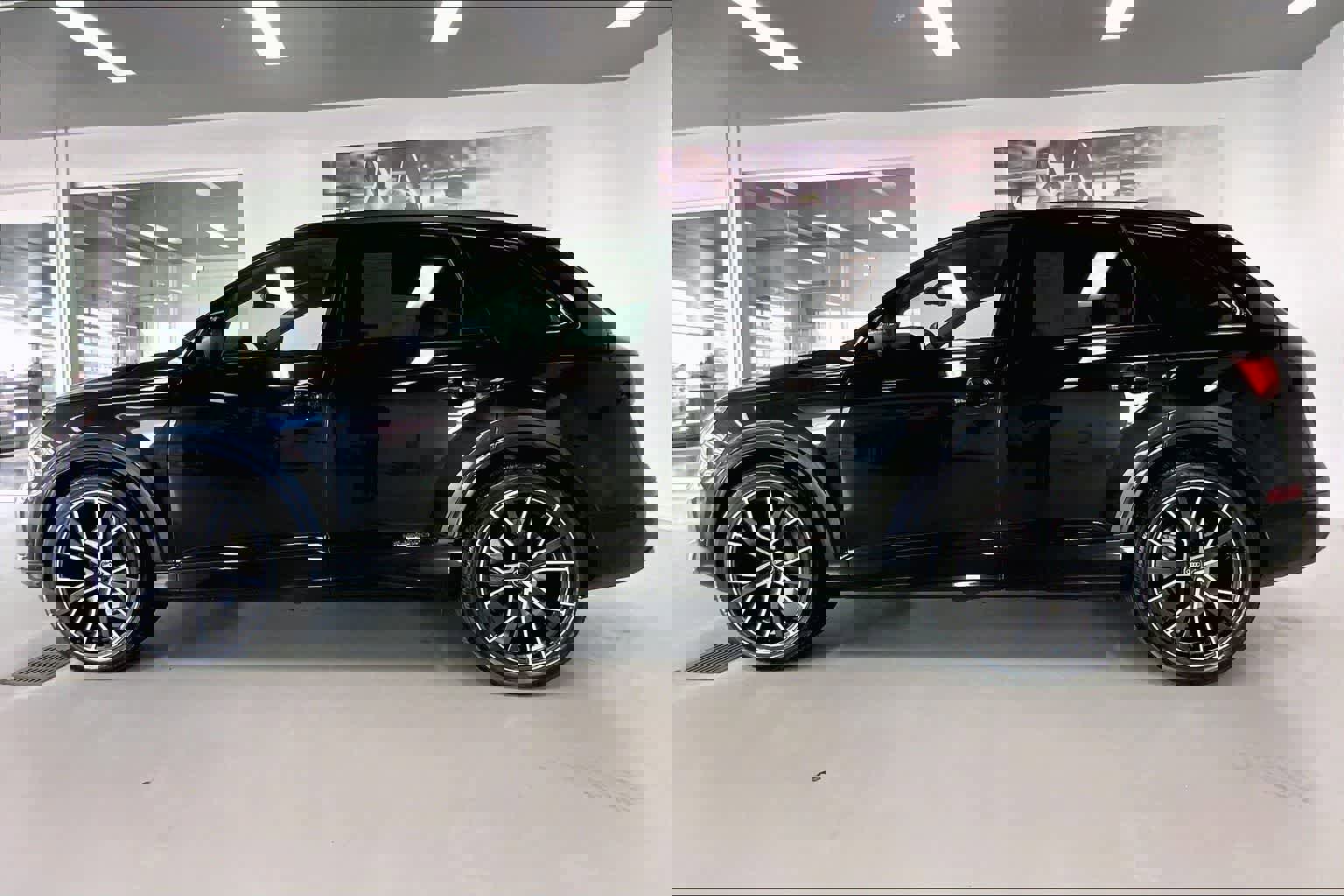 Used 2022 Audi Q7 3.0T Prestige w/ Prestige Package image 3