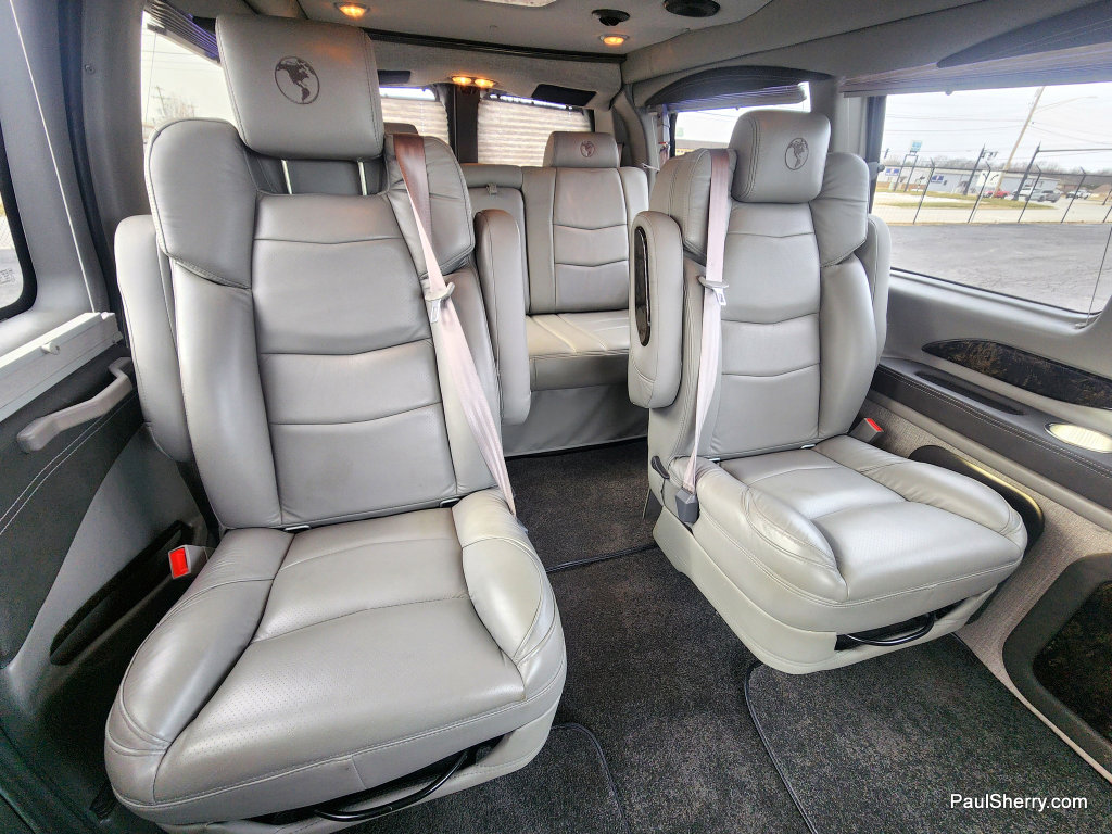 Used 2022 GMC Savana 2500 w/ Enhanced Convenience Package image 30