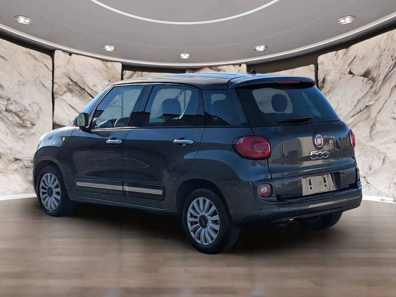 Used 2015 FIAT 500L Lounge FWD image 8