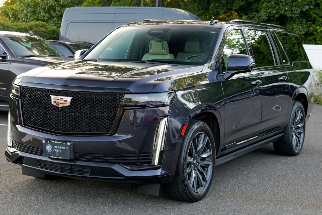 Used 2023 Cadillac Escalade ESV Sport w/ Touring Package AWD/4WD image 3