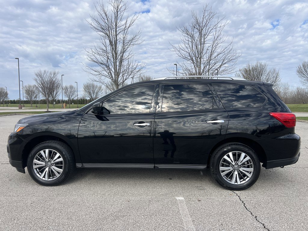 Used 2020 Nissan Pathfinder SL AWD/4WD image 2