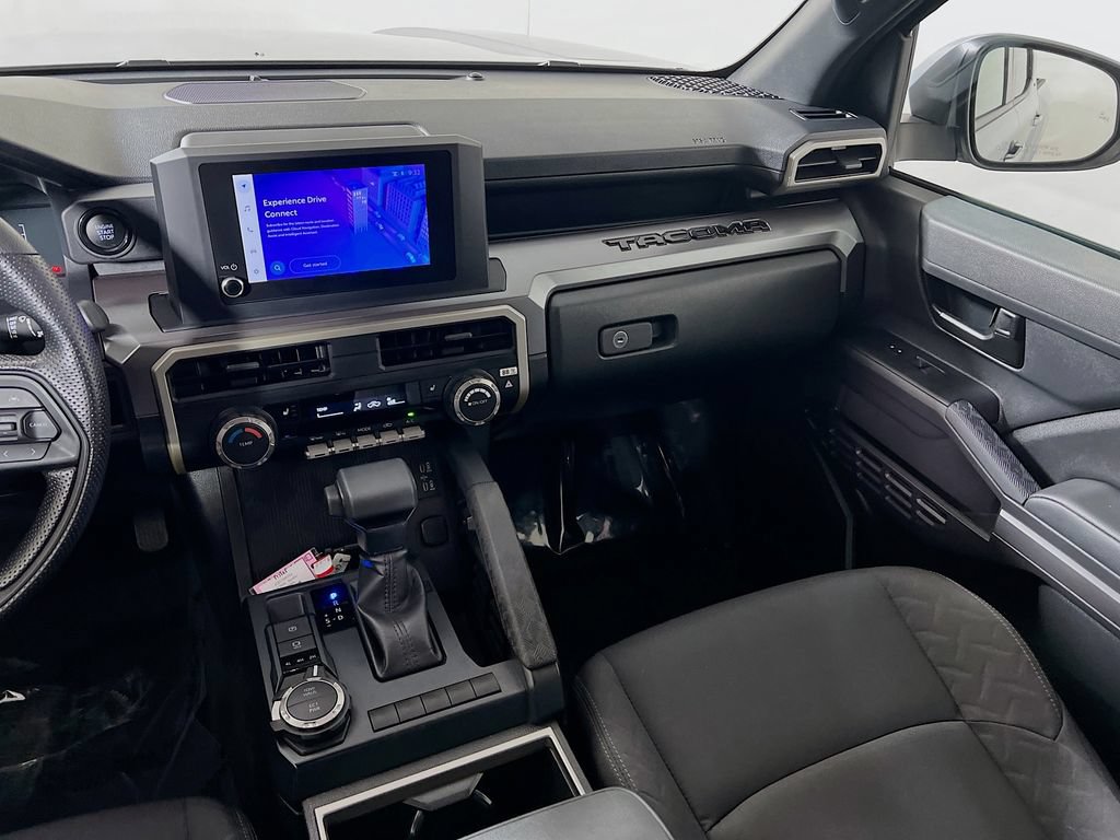 Certified 2025 Toyota Tacoma SR5 AWD/4WD image 20