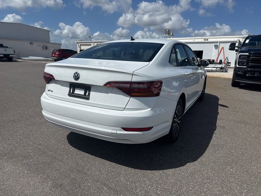 Used 2019 Volkswagen Jetta SE w/ Cold Weather Package image 2