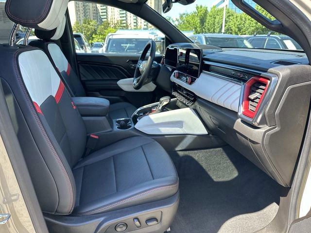 Used 2024 GMC Canyon AT4X AWD/4WD image 10