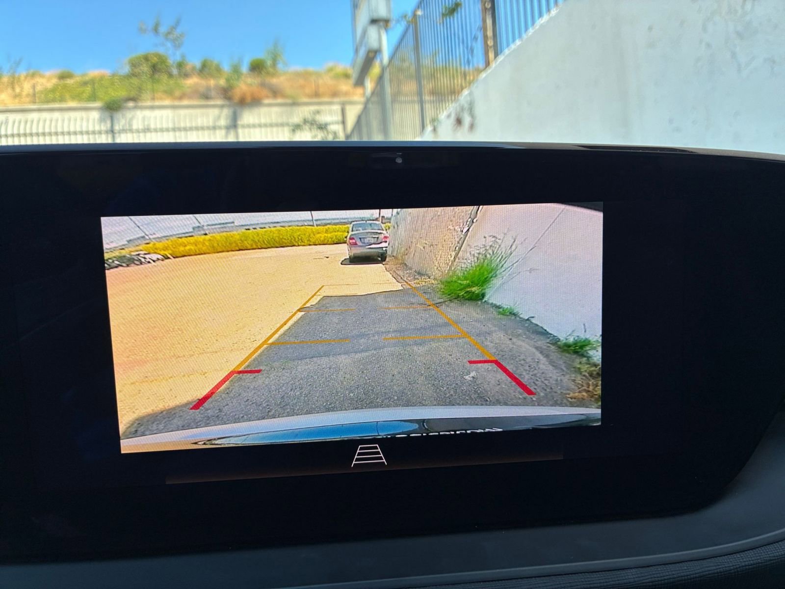 Used 2025 Buick Envista Sport Touring image 22