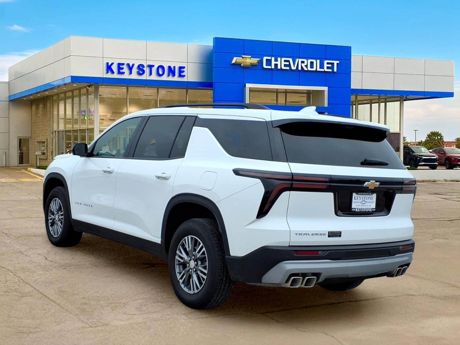 Used 2026 Chevrolet Traverse LT w/ Driver Confidence Package FWD image 5