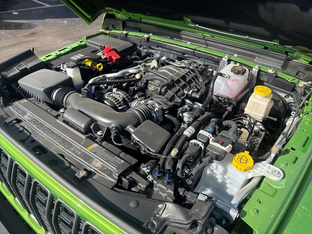 New 2025 Jeep Gladiator Sport AWD/4WD image 18
