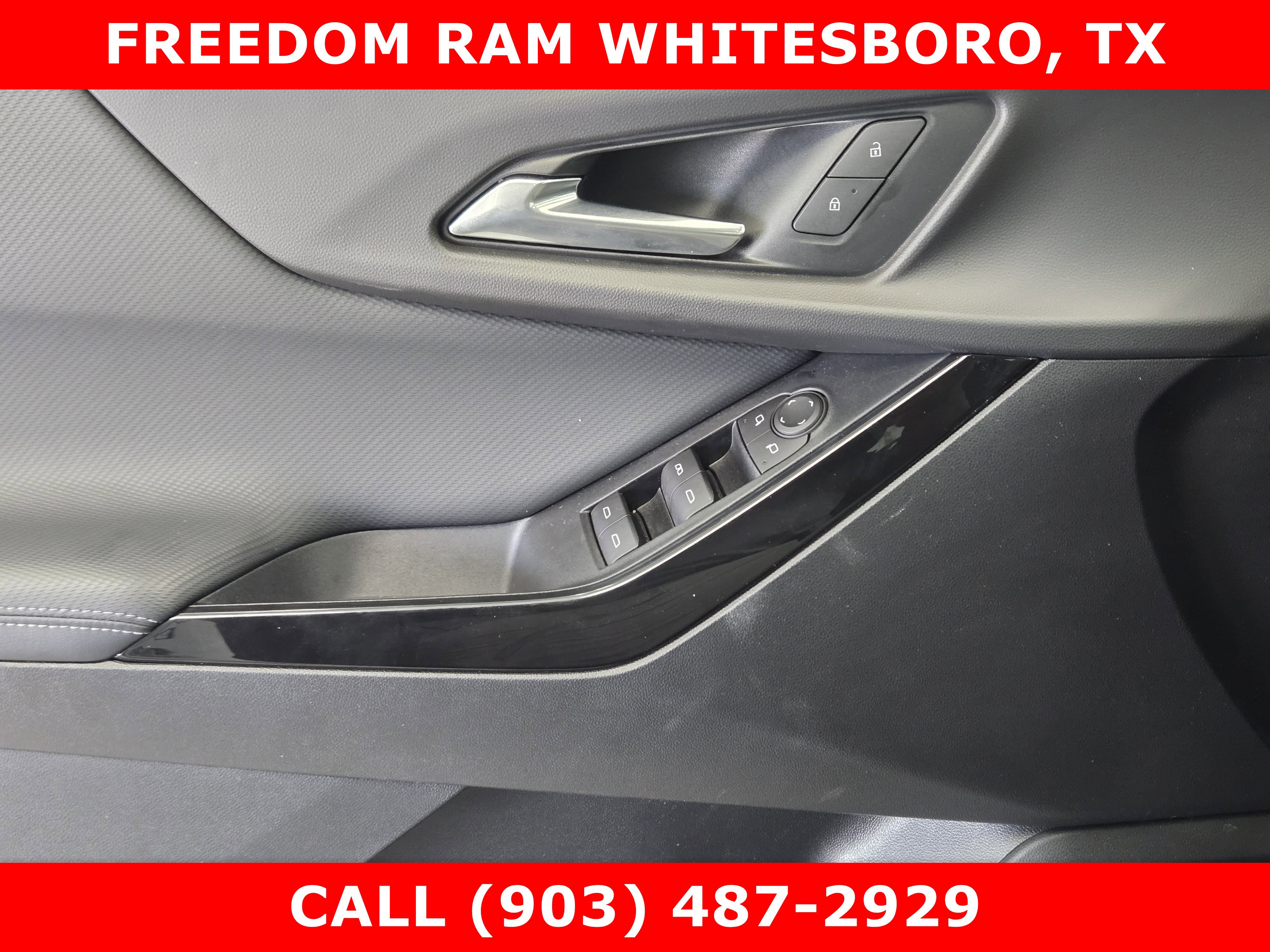 Used 2026 Chevrolet Equinox LT FWD image 17
