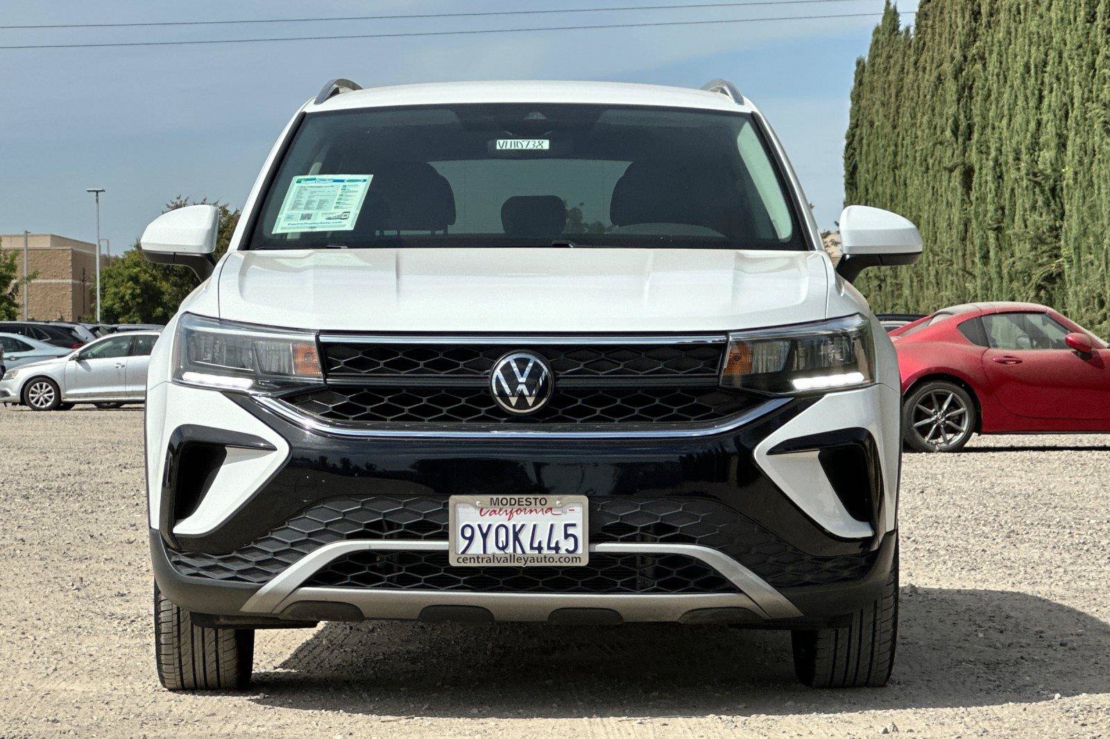 Certified 2024 Volkswagen Taos SE FWD image 8