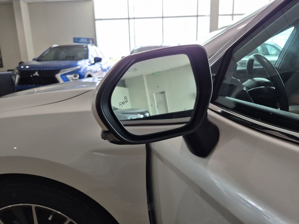 Used 2022 Toyota Camry XLE FWD image 12