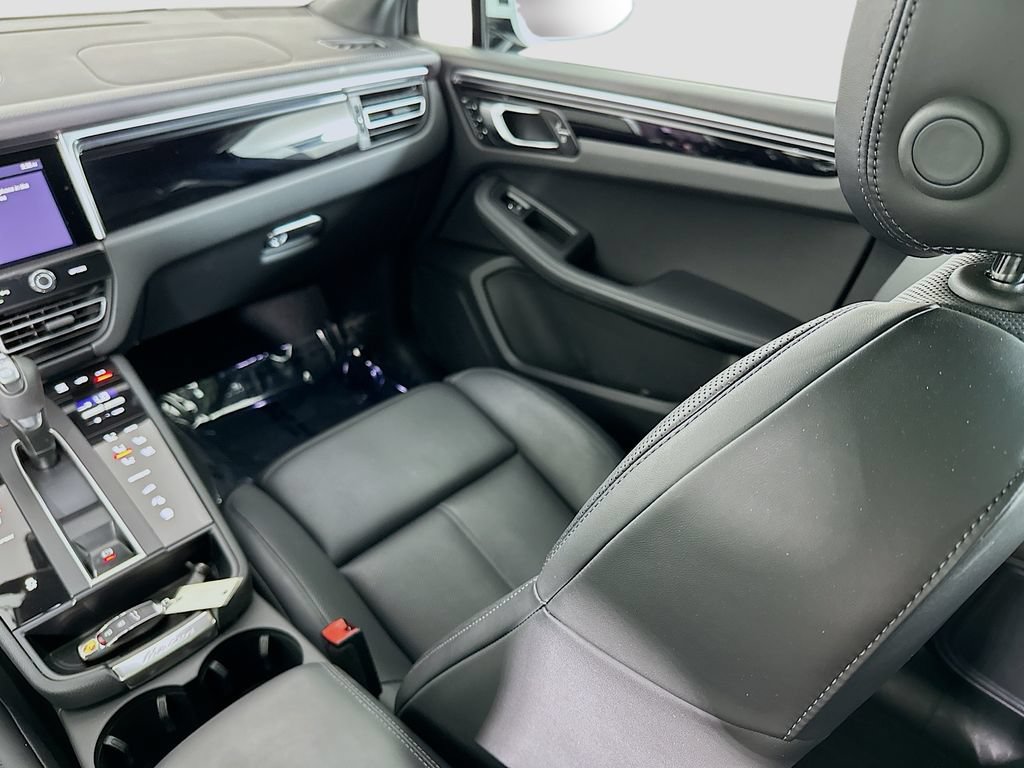 New 2025 Porsche Macan AWD/4WD image 26