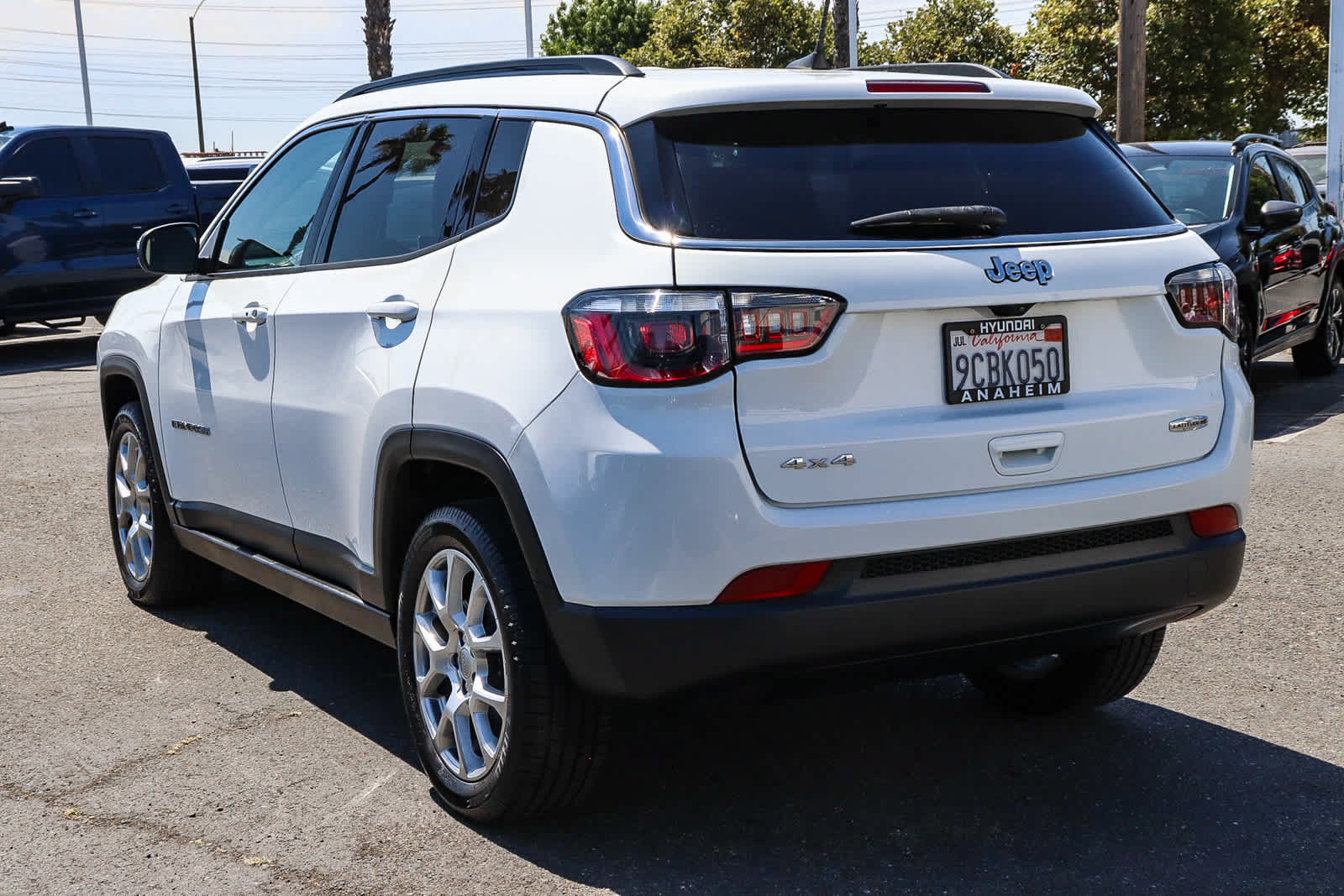 Used 2022 Jeep Compass Latitude AWD/4WD image 9