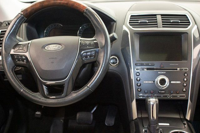 Used 2018 Ford Explorer Platinum image 18