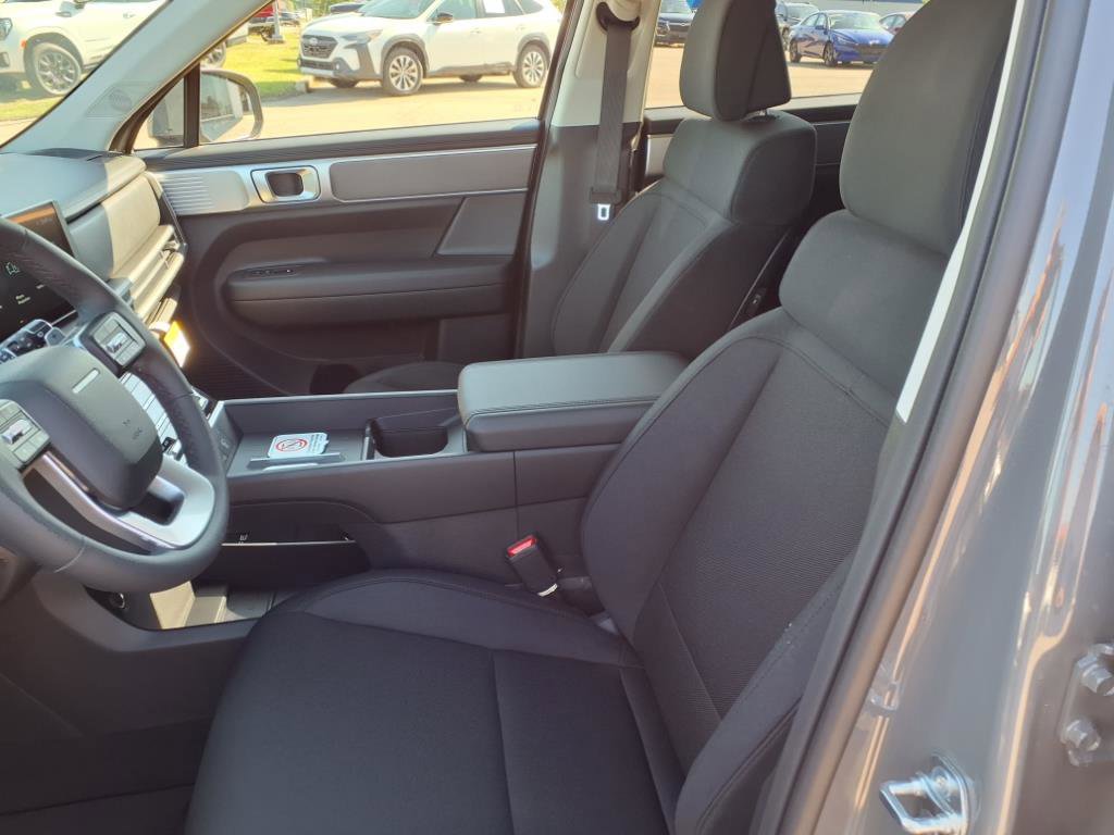 New 2025 Hyundai Santa Fe SE image 8