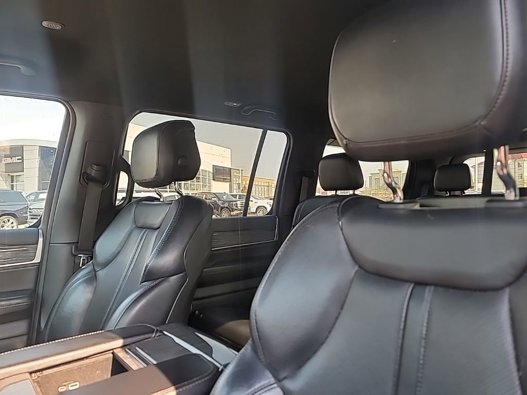 Used 2022 Jeep Wagoneer Series III w/ Flexible Seating Group image 12