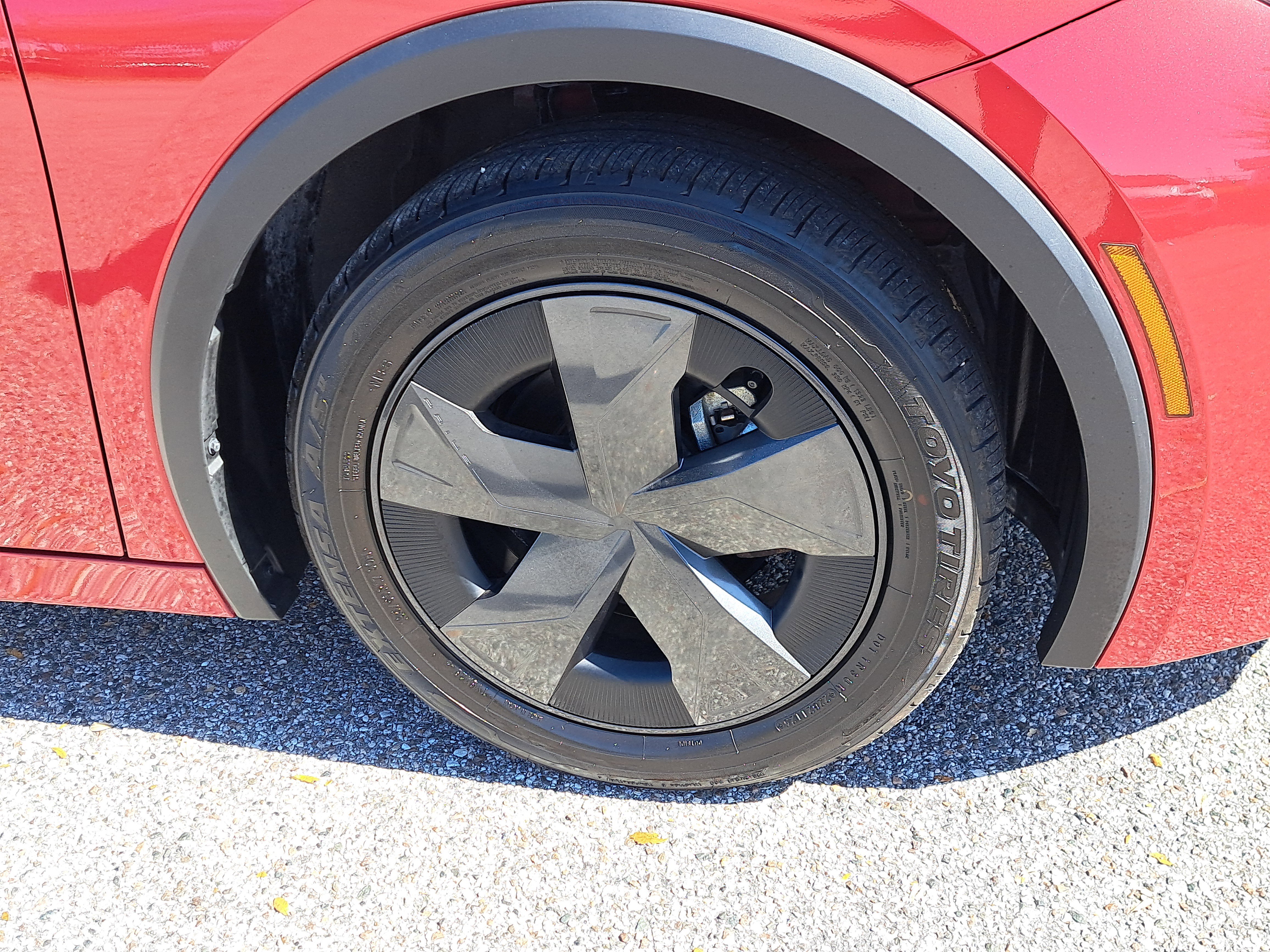 Used 2025 Toyota Prius LE FWD image 10