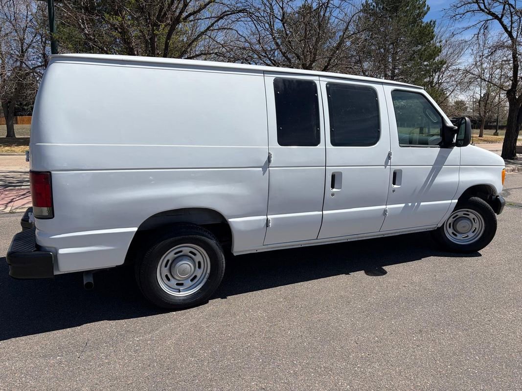 Used 2006 Ford E-150 and Econoline 150 RWD image 4