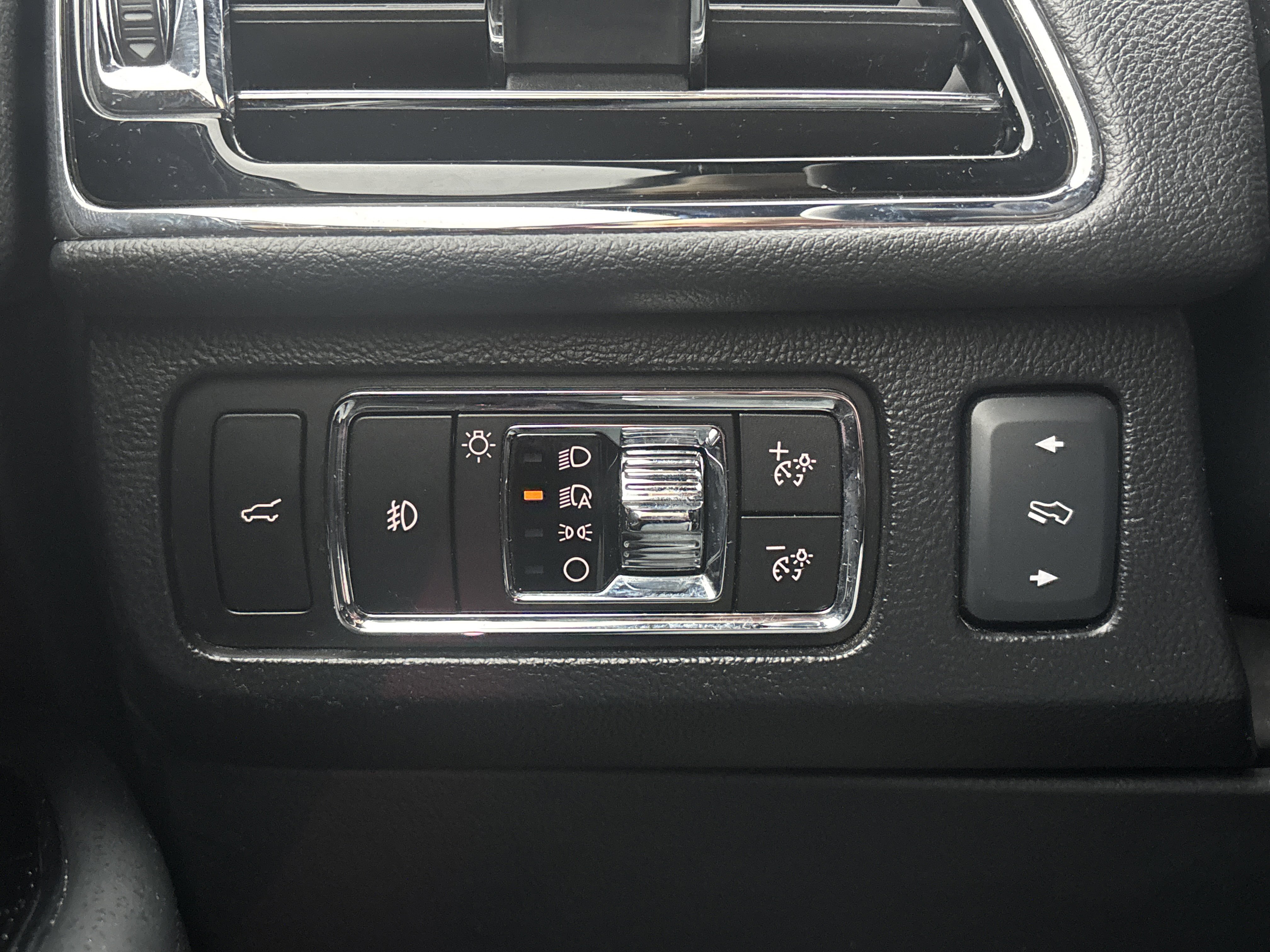 Used 2023 Lincoln Navigator 4WD image 32