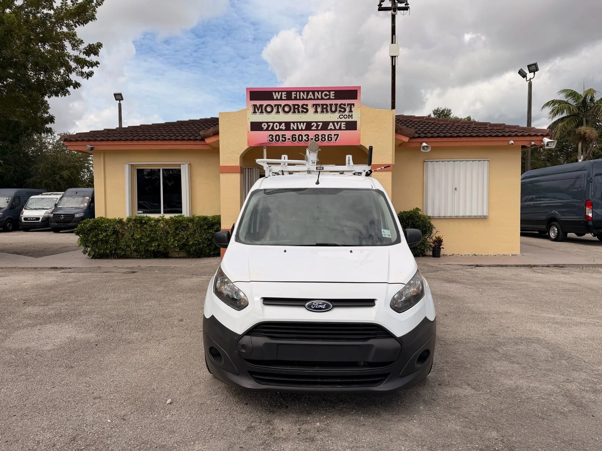 Used 2016 Ford Transit Connect XL image 10