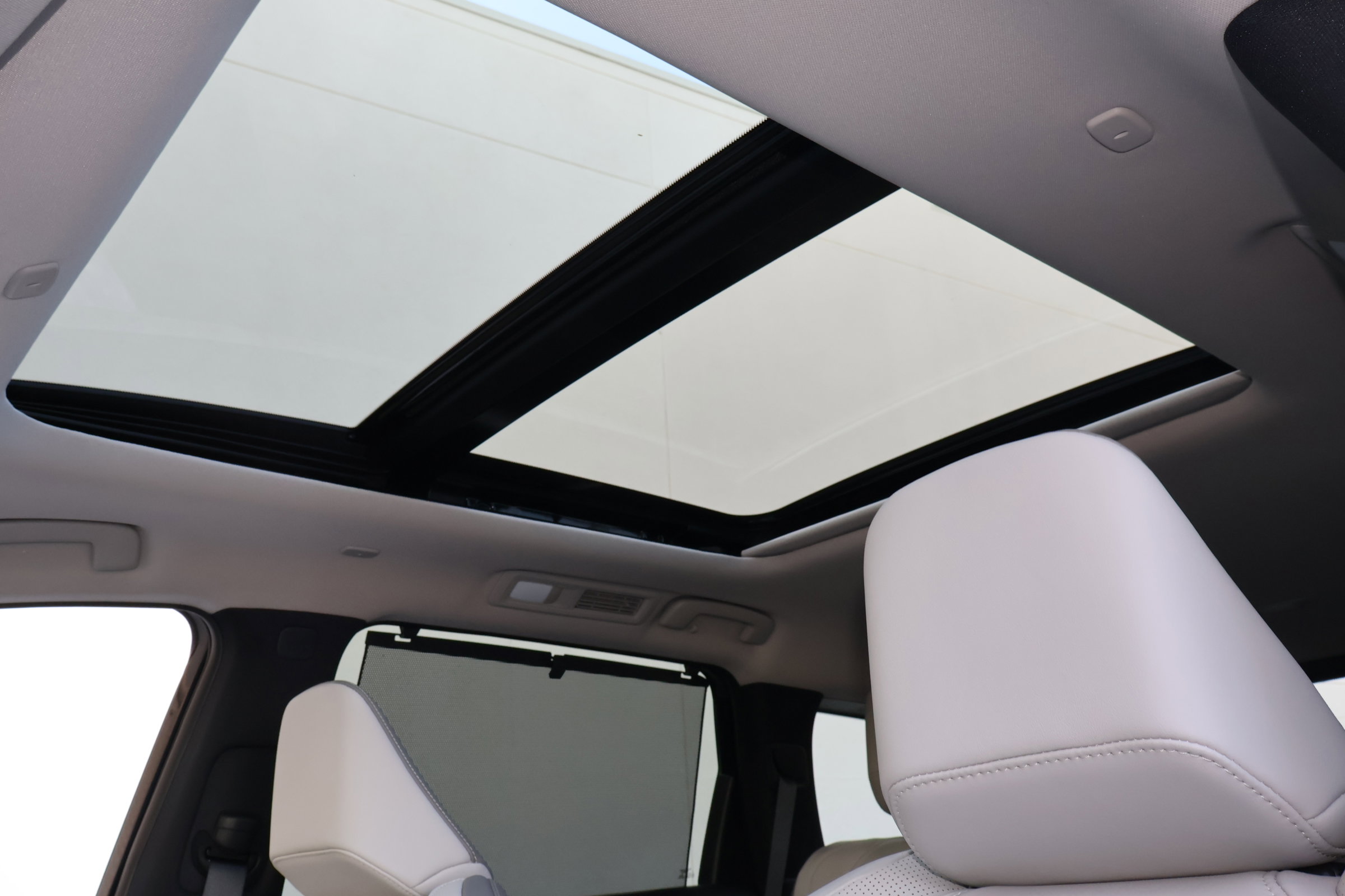 Used 2026 INFINITI QX60 Luxe w/ Cargo Package image 5