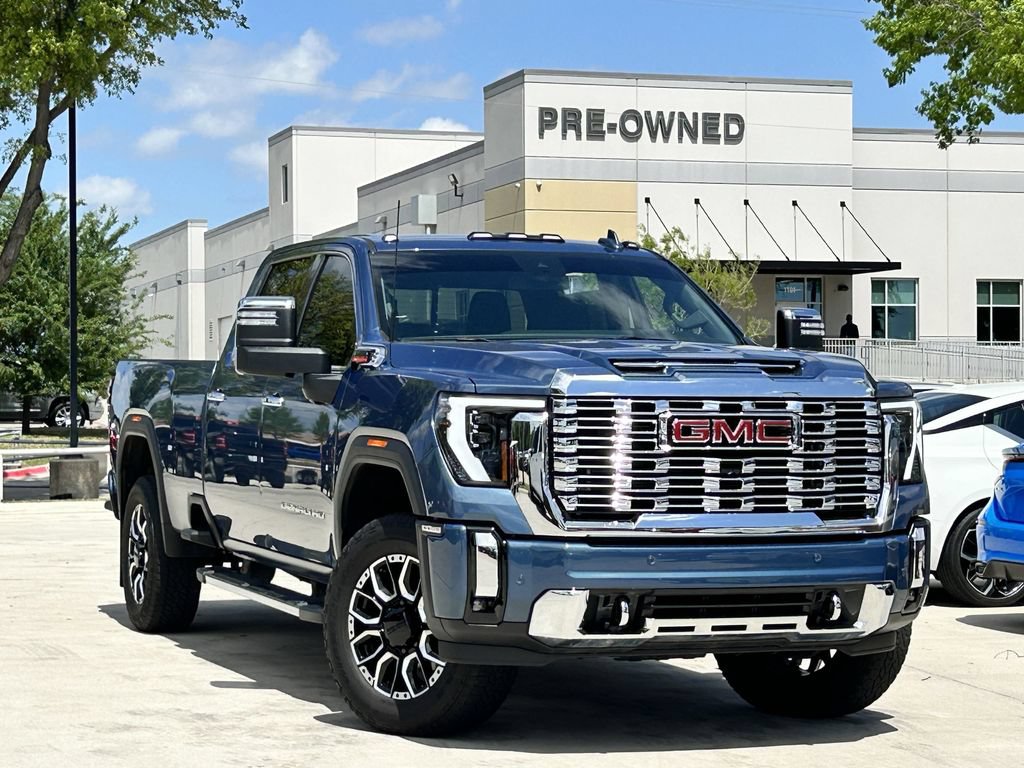 Used 2025 GMC Sierra 3500 Denali AWD/4WD image 2