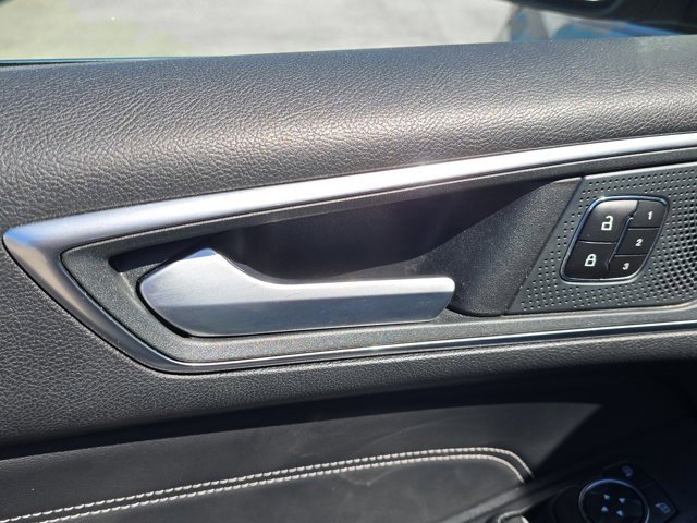 Used 2024 Ford Edge Titanium image 18