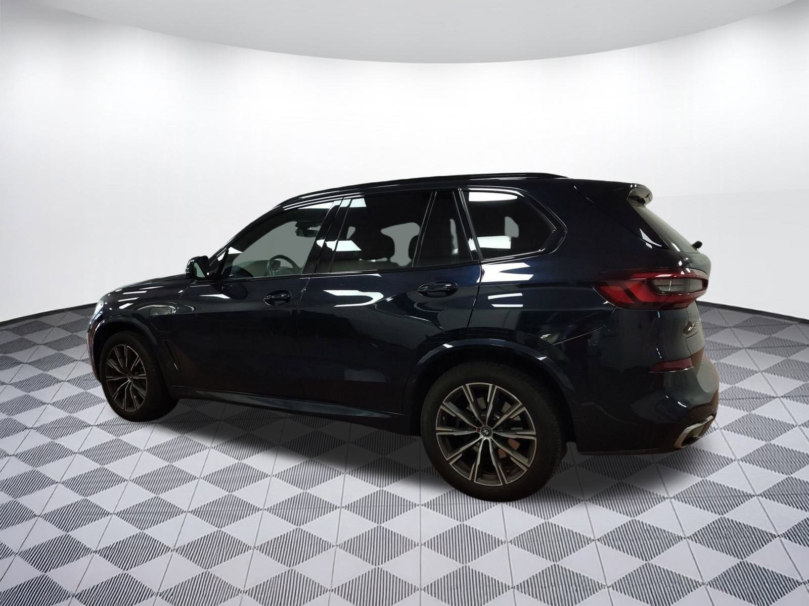 Certified 2023 BMW X5 xDrive45e w/ Executive Package image 3