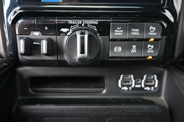 Used 2024 RAM 3500 Limited AWD/4WD image 32
