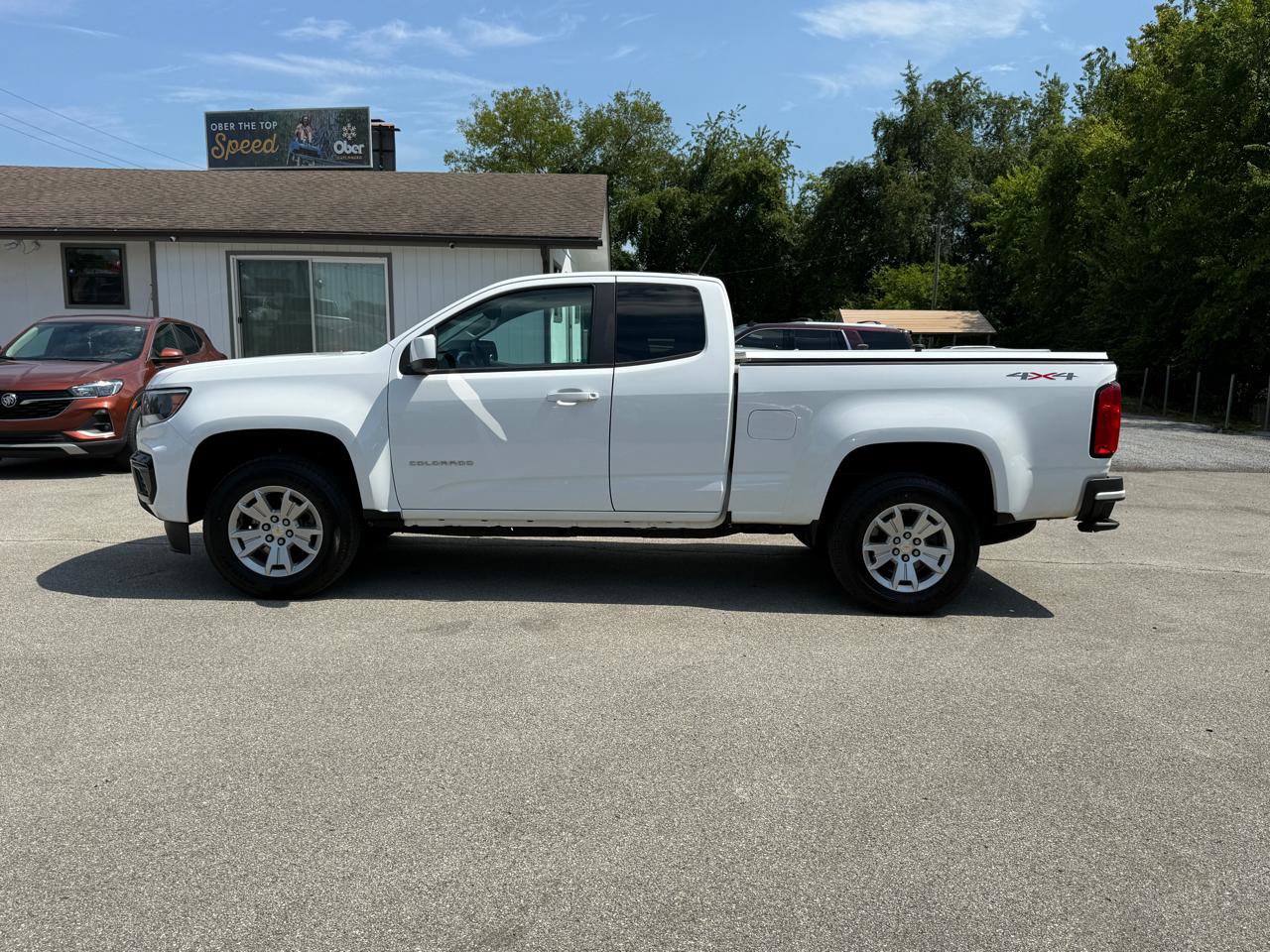 Used 2022 Chevrolet Colorado LT w/ Fleet Safety Package AWD/4WD image 8